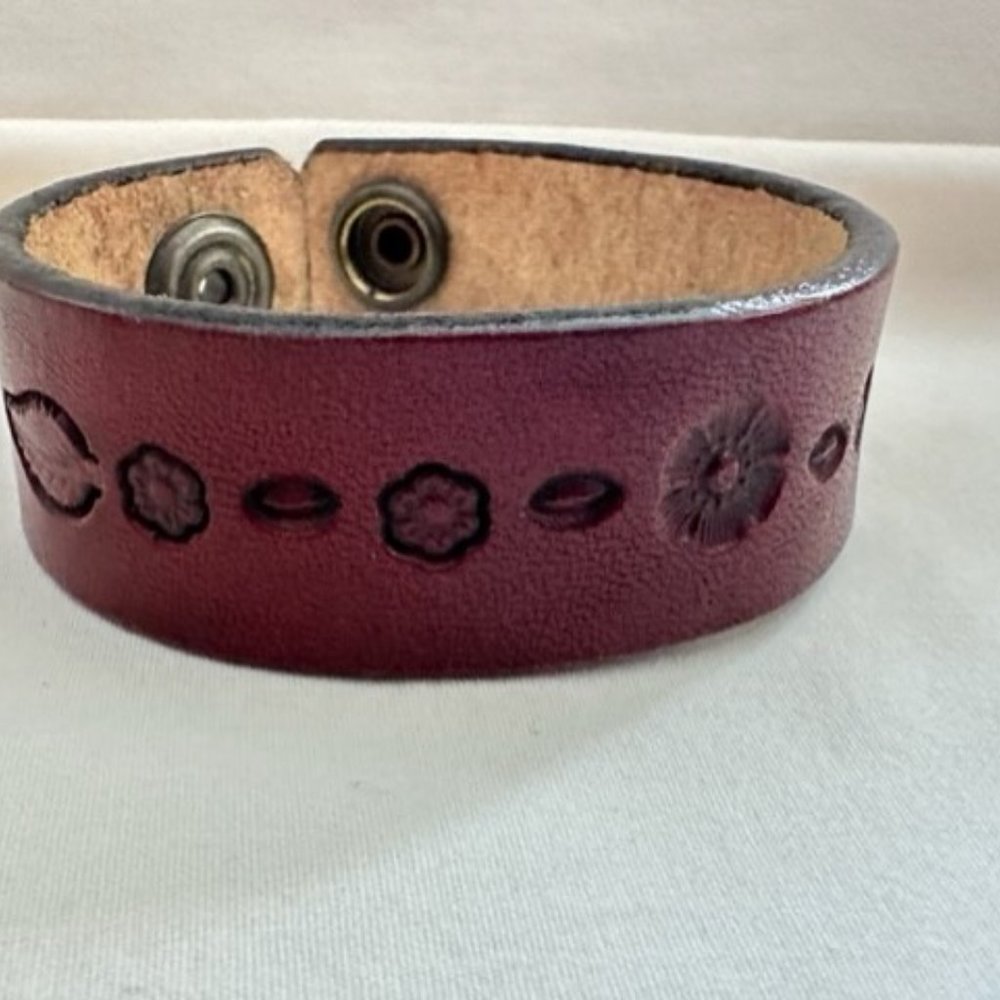 Embossed Leather Bracelet - Picture 3 of 6